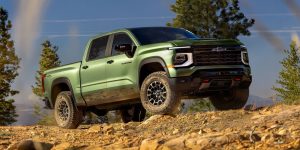 2027-chevrolet-silverado-1500-trail-boss-moss-green-offroad