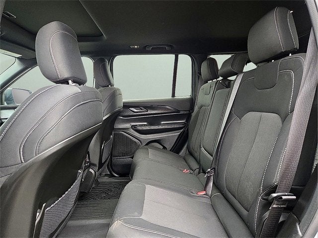 2024 Jeep Grand Cherokee Laredo X 4x4