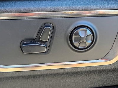 2019 RAM 1500 Limited Crew Cab 4x4 5'7" Box