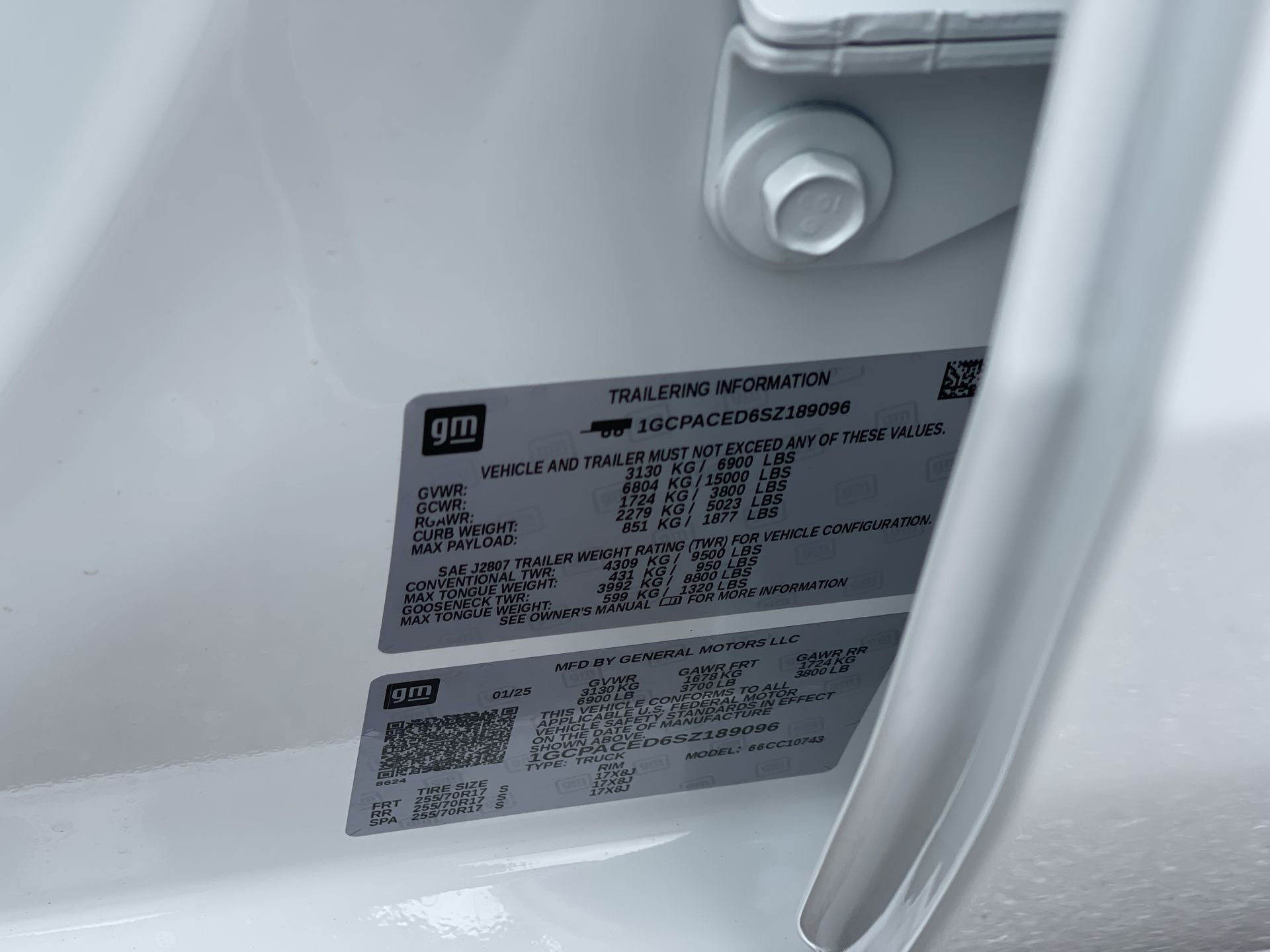 2025 Chevrolet Silverado 1500 LT