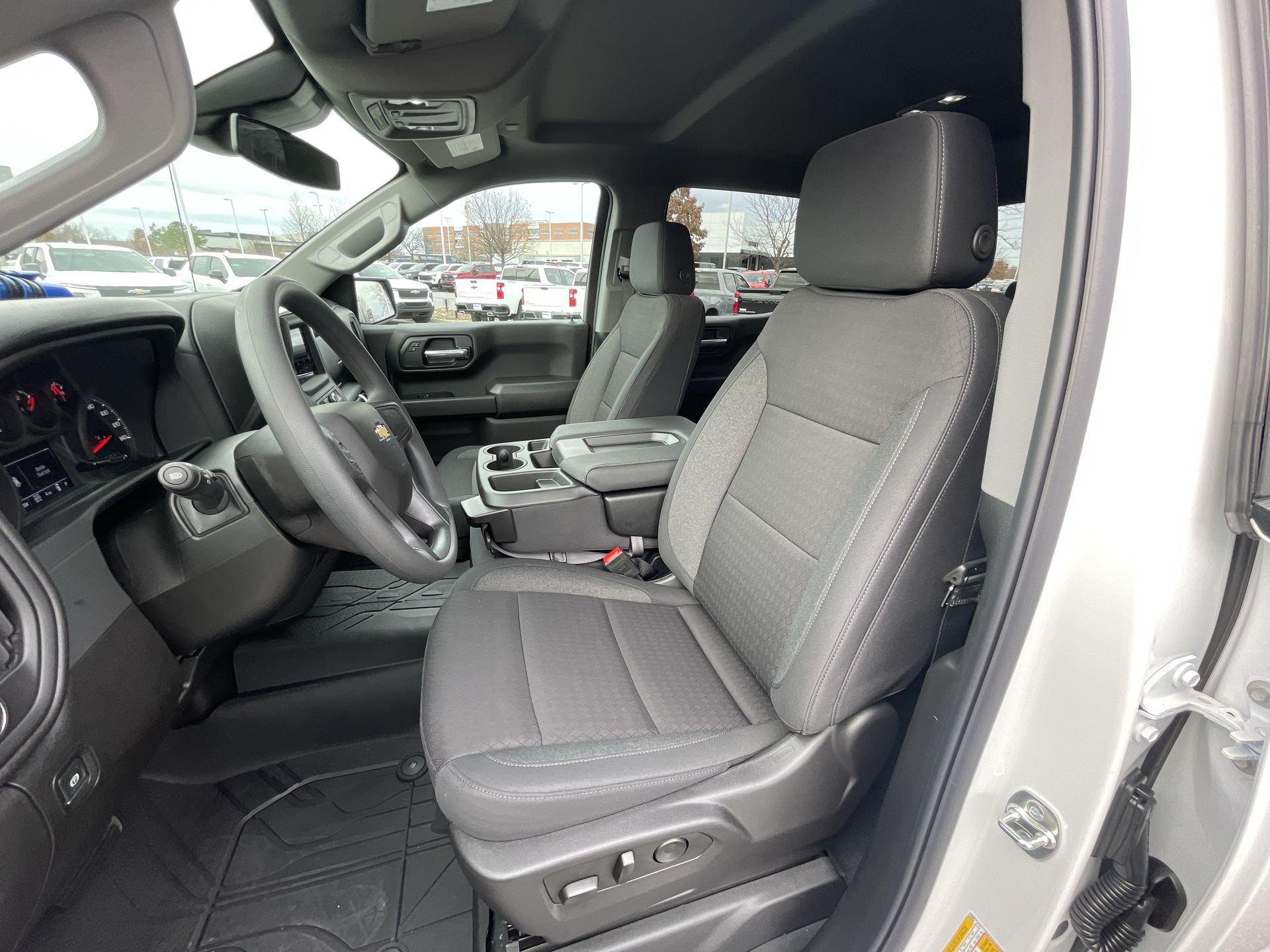 2025 Chevrolet Silverado 1500 Custom