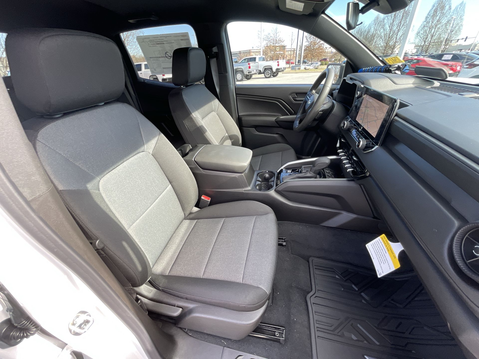 2025 Chevrolet Colorado WT/LT