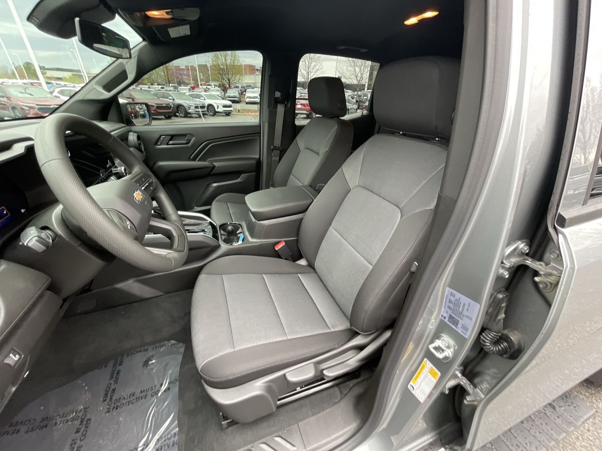 2025 Chevrolet Colorado WT/LT