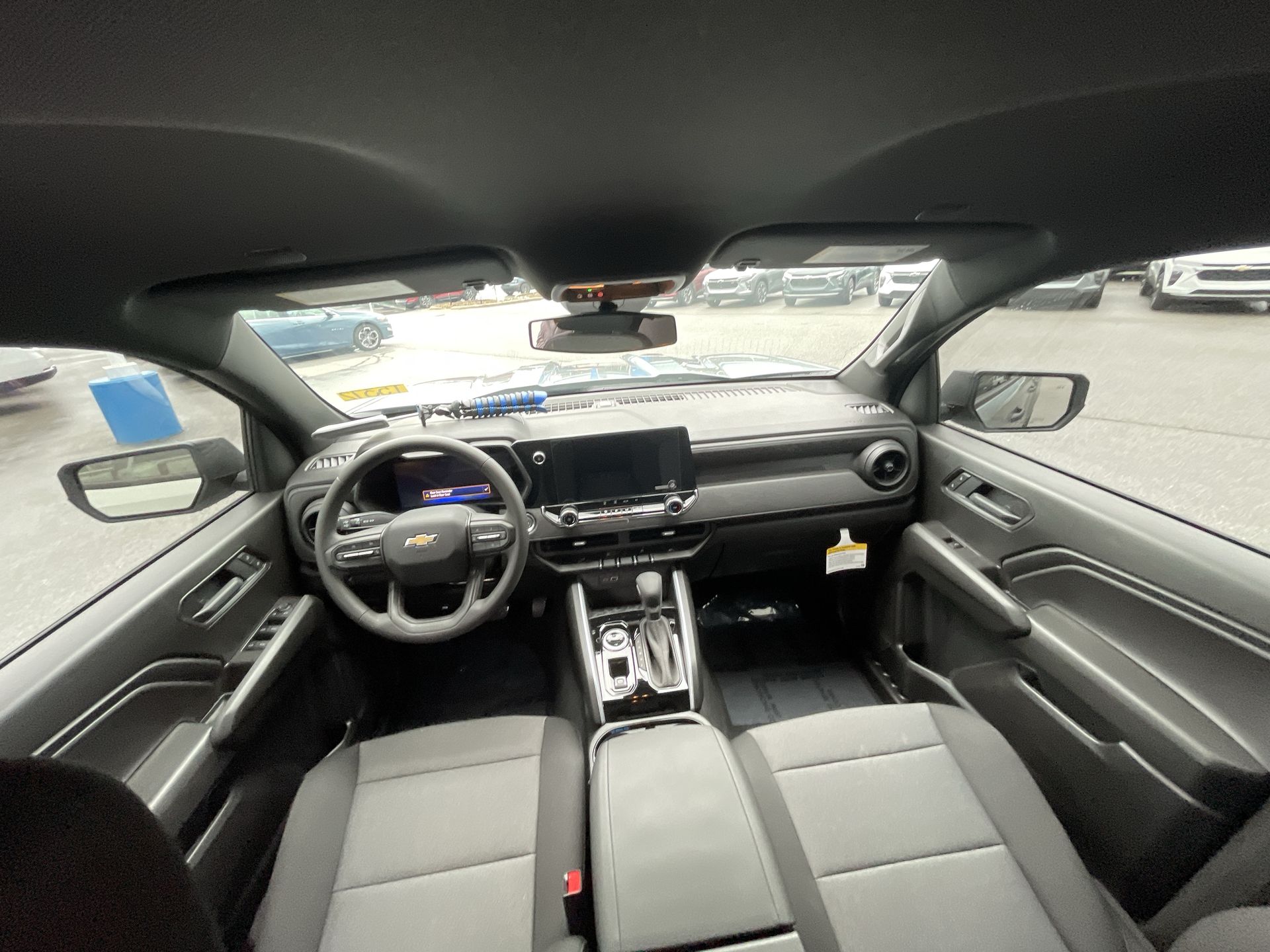 2025 Chevrolet Colorado WT/LT