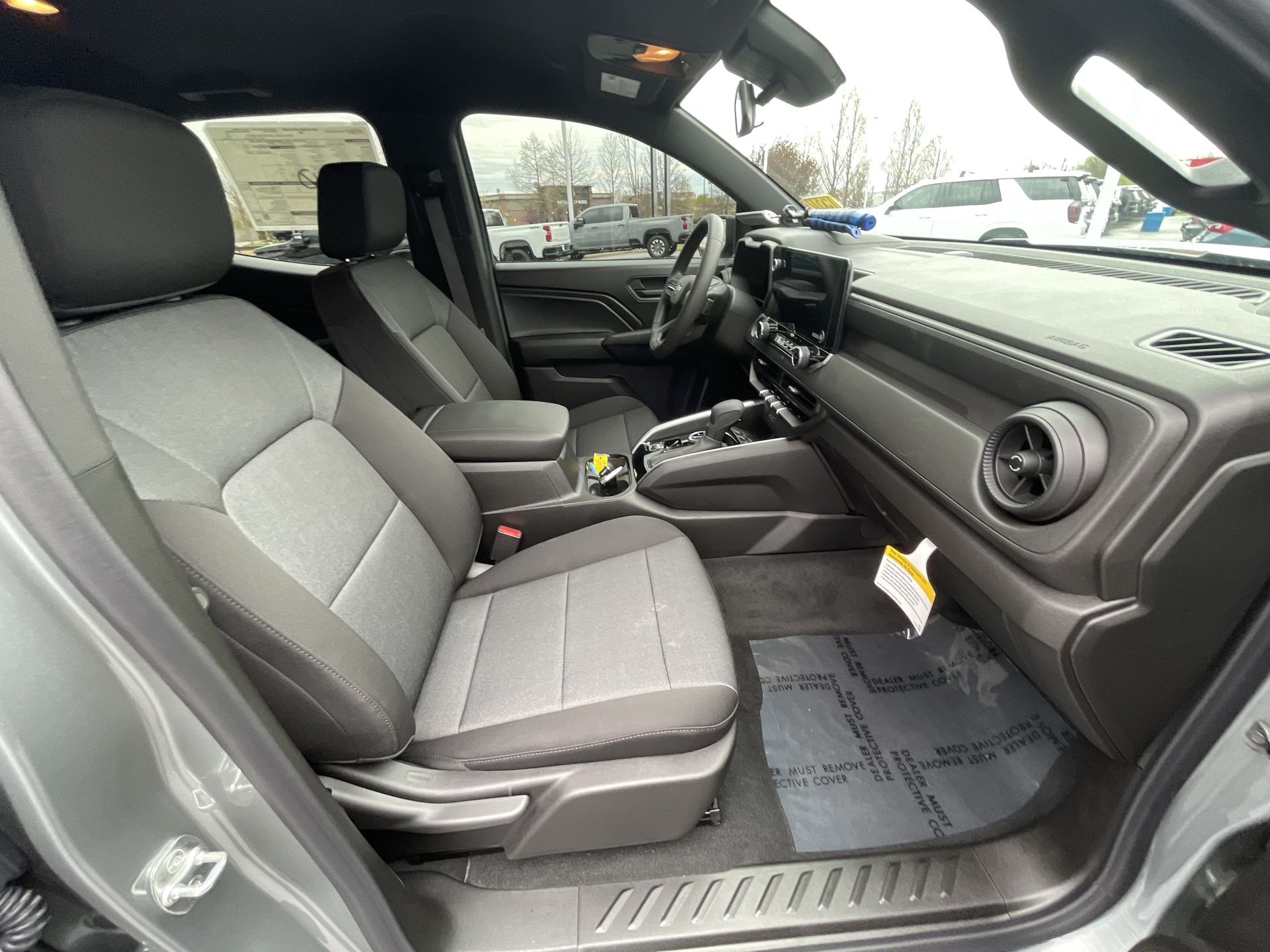 2025 Chevrolet Colorado WT/LT