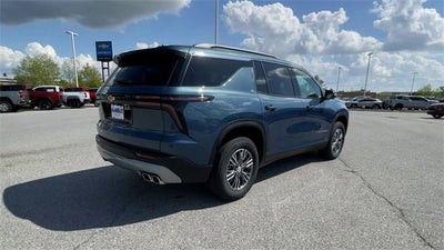 2025 Chevrolet Traverse LT