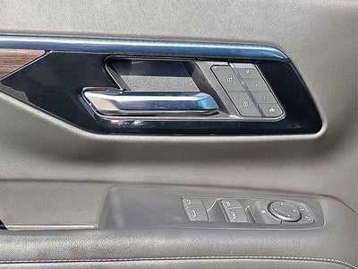 2025 Chevrolet Suburban LT