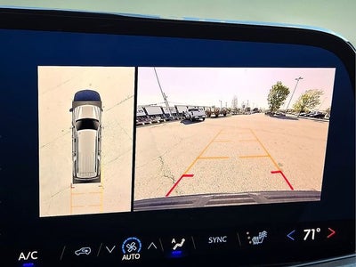 2025 Chevrolet Suburban LT