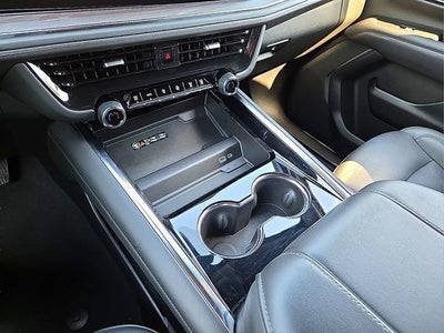 2025 Chevrolet Suburban LT