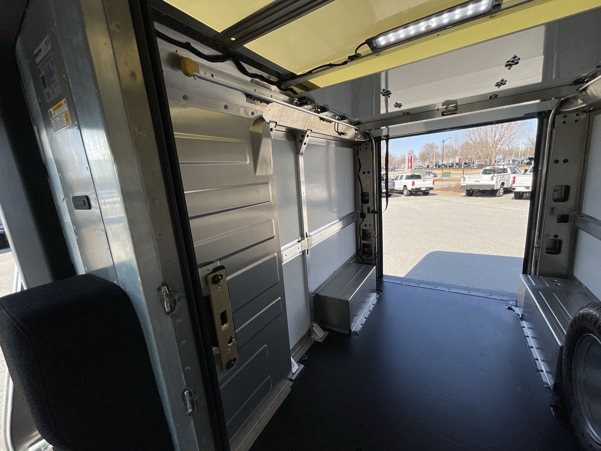 2025 Chevrolet BrightDrop 400 FWD 400