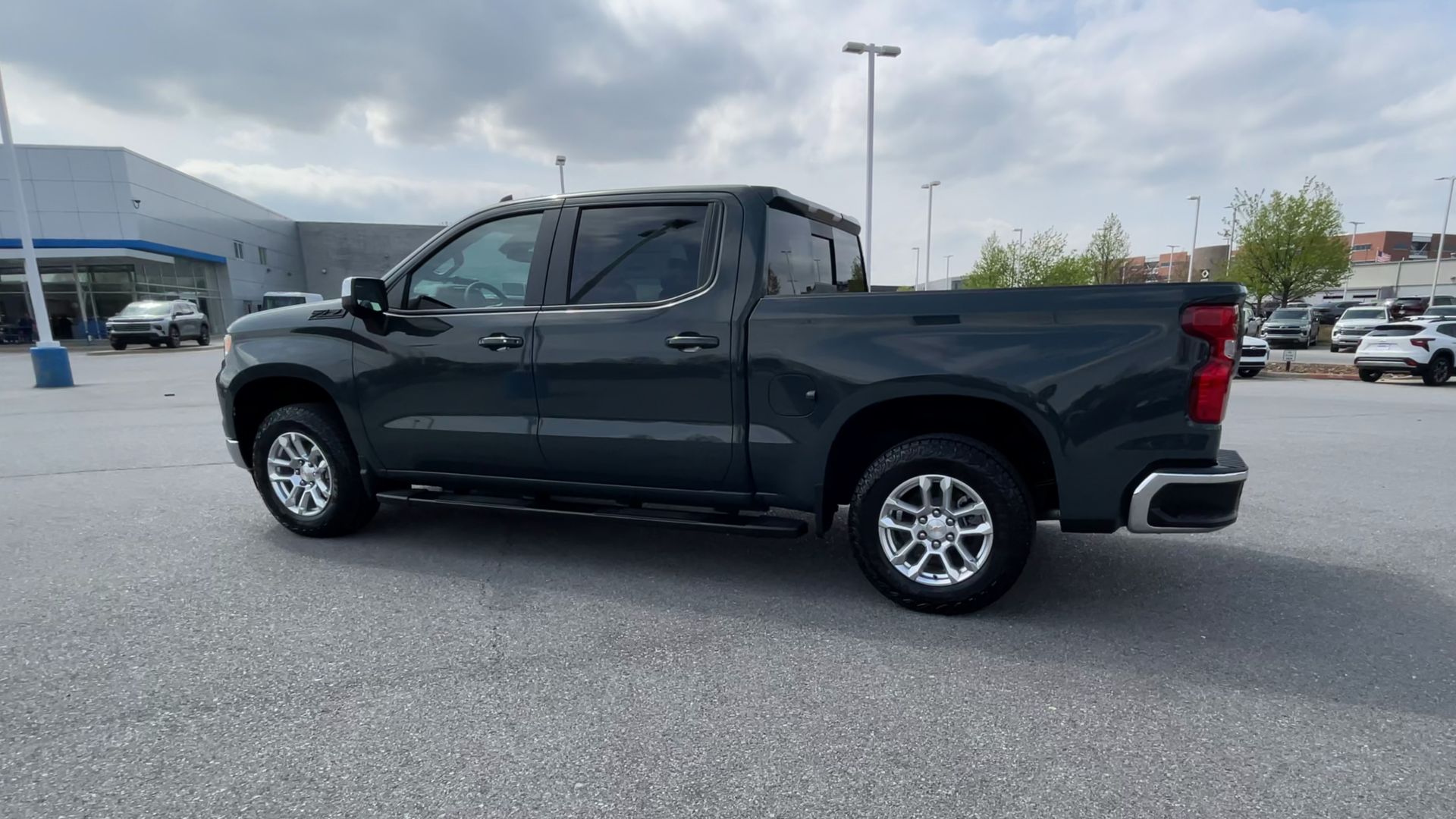 2025 Chevrolet Silverado 1500 LT