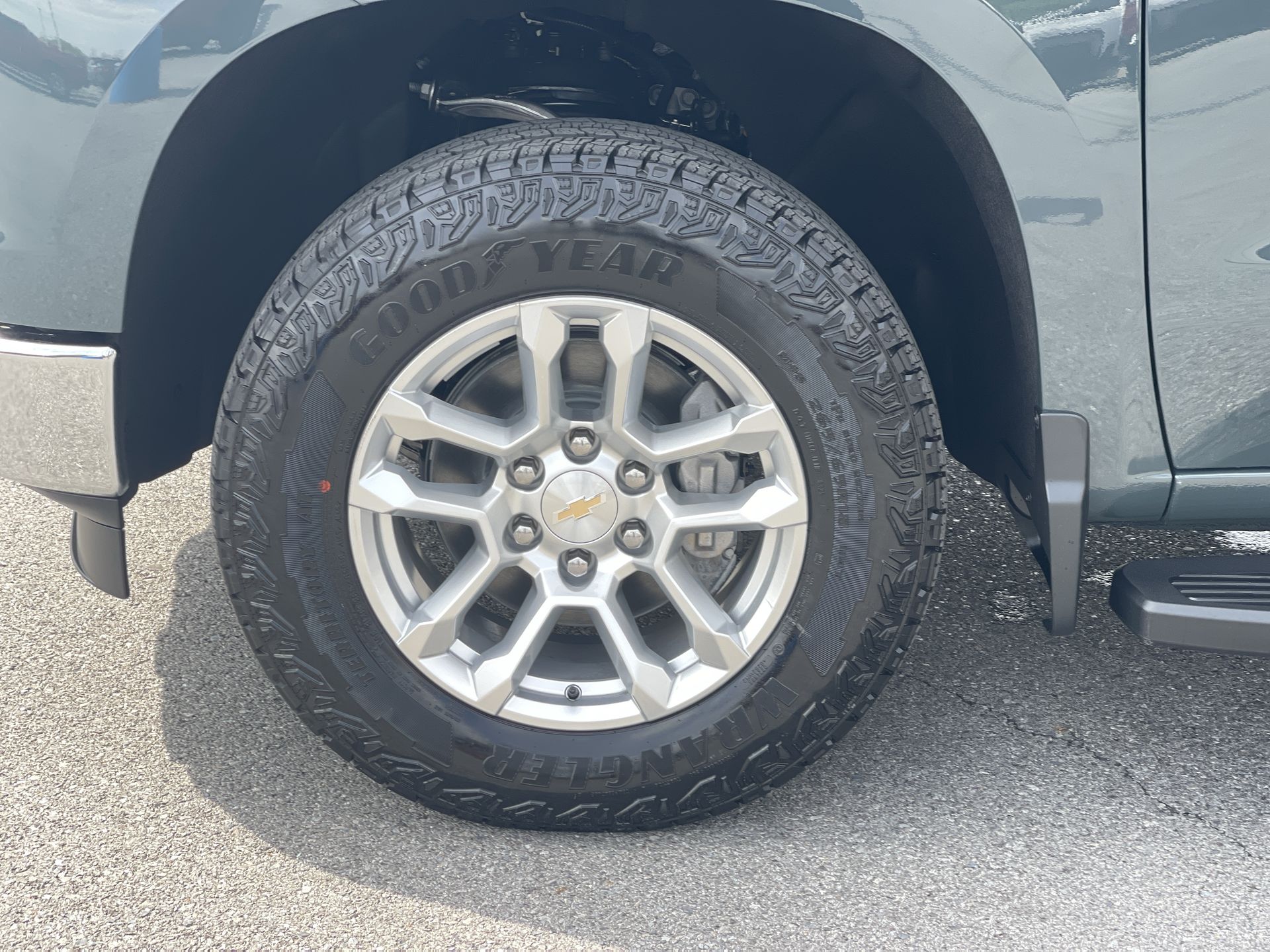 2025 Chevrolet Silverado 1500 LT