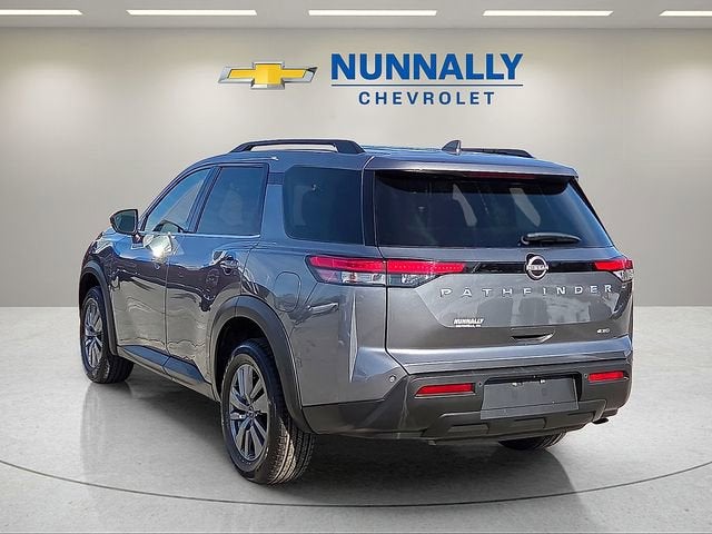 2025 Nissan Pathfinder SV