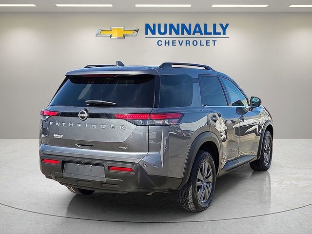 2025 Nissan Pathfinder SV