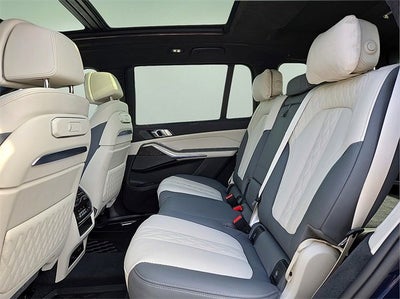 2025 BMW X7 xDrive40i