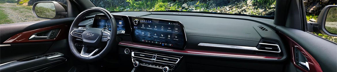 2026 Chevrolet Traverse interior dashboard and 17.7-inch touchscreen
