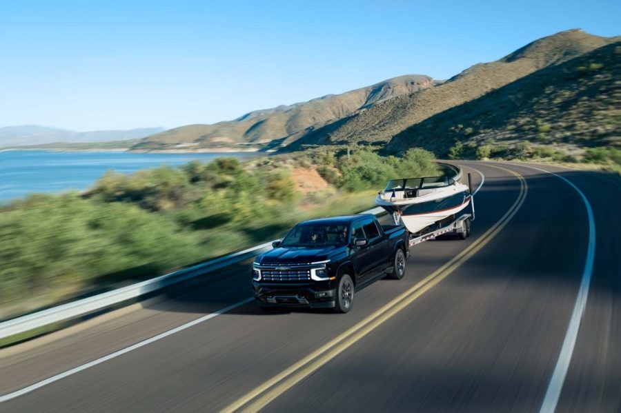 MY27_Chevrolet_Silverado_High-Country_Towing